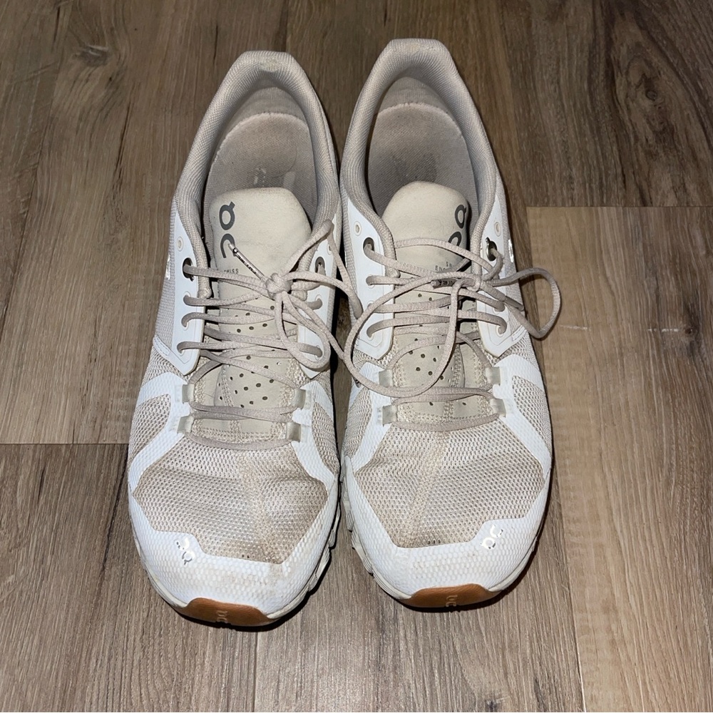 White On Cloud Tennis Shoes size 11